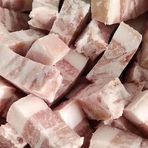 مكعبات لحوم مجمدة